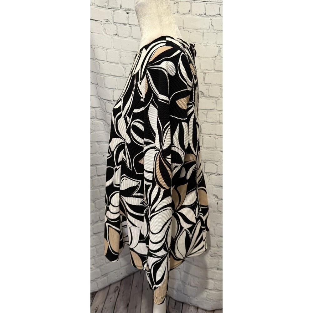 Susan Graver QVC textured blouse black, white, and tan floral Gold Zipper Large - Picture 3 of 7